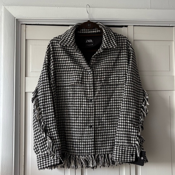 Zara Women's Black and White Houndstooth Button Down Shirt - Picture 1 of 3